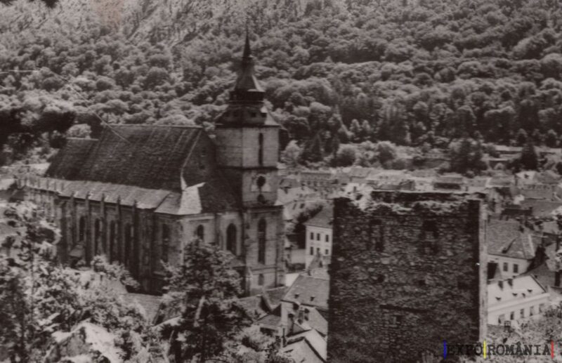 Peisaj istoric cu biserică și ruine