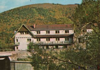 Hotel în mijlocul naturii montane