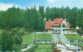 Vila pitorească în mijlocul naturii