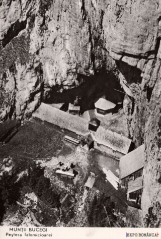 Peștera Ialomiței în Munții Bucegi