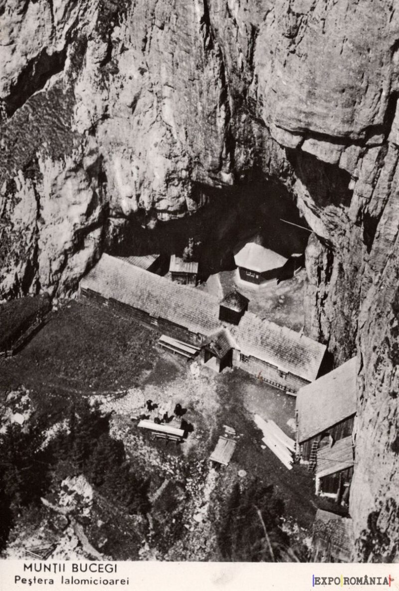 Peștera Ialomiței în Munții Bucegi