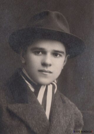 Portret clasic în modă de epocă