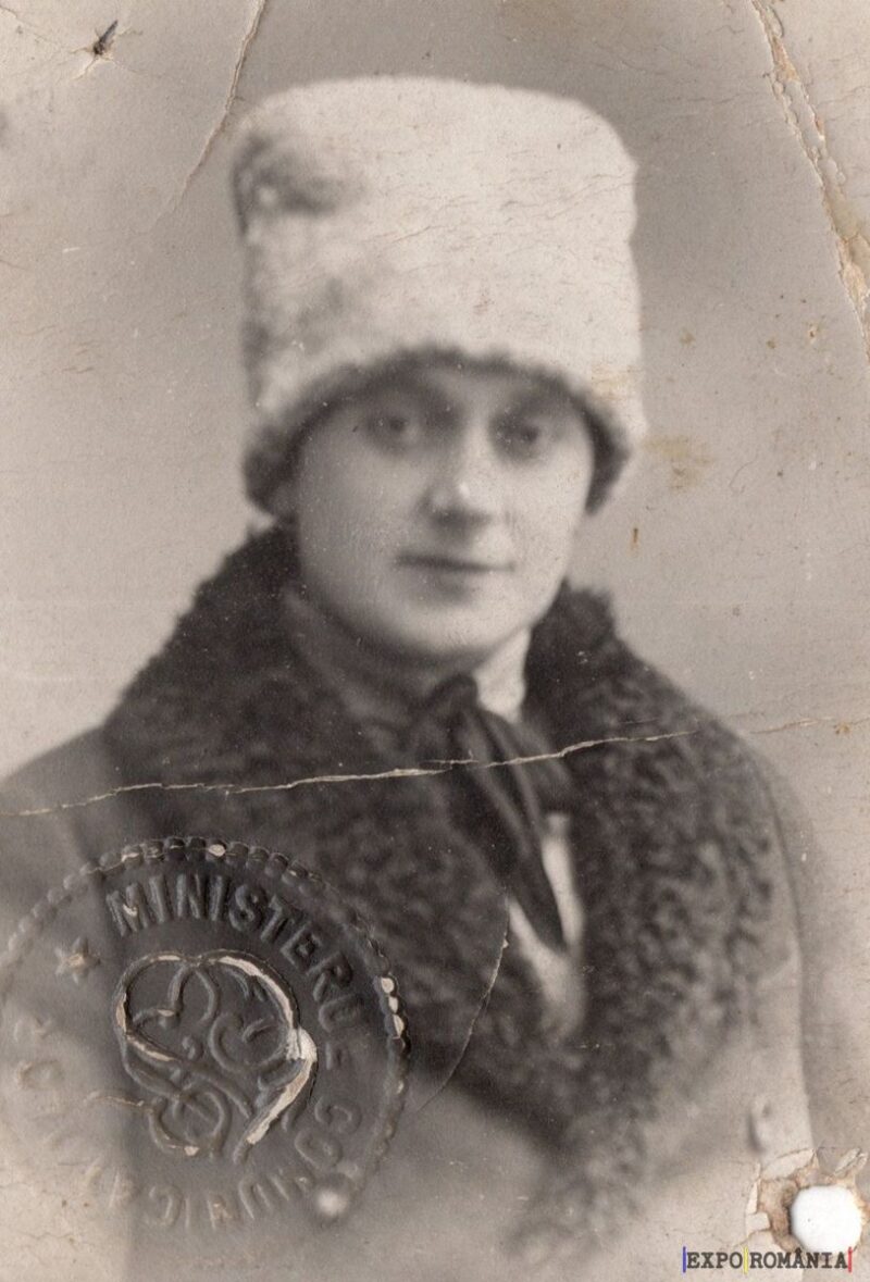 Portret vechi cu pălărie și haină de blană