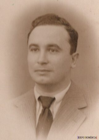 Portret Alb-Negru al Unui Bărbat Elegant