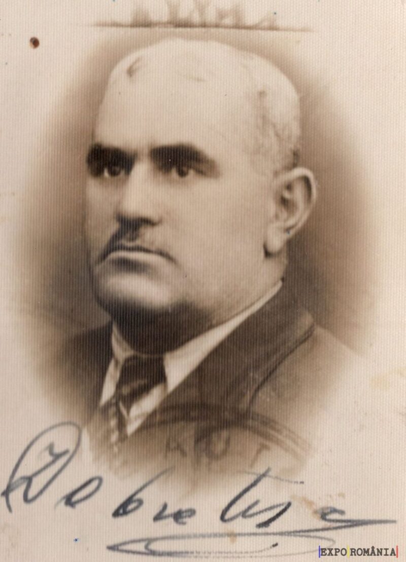 Portret de bărbat cu semnătură