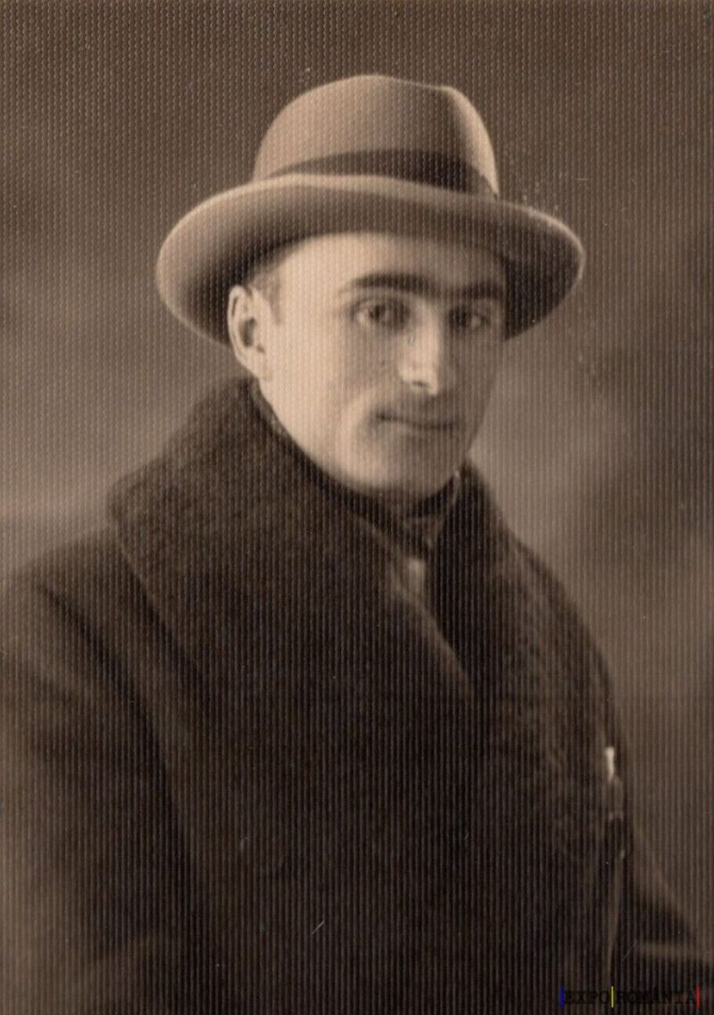 Portret alb-negru al unui bărbat elegant