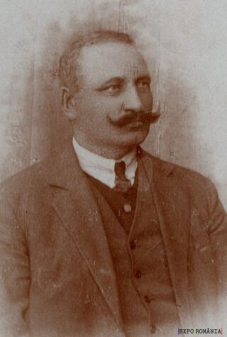 Fotografie de epocă a unui bărbat cu mustață