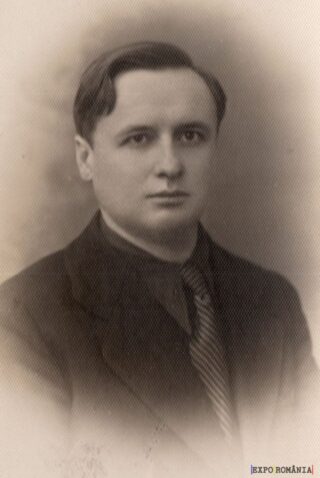 Portret alb-negru al unui bărbat serios