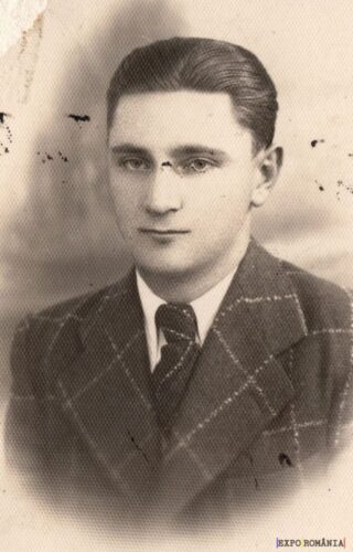 Portret alb-negru al unui bărbat elegant