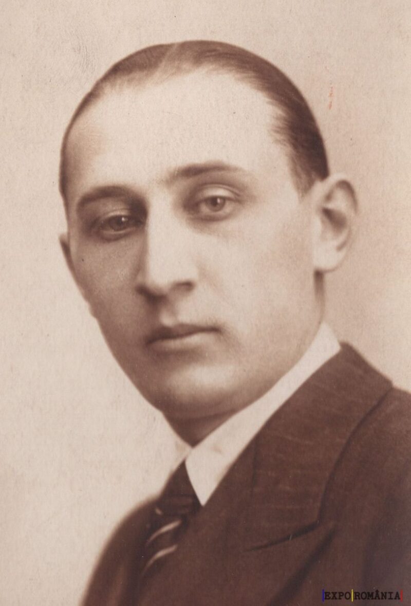 Portret alb-negru al unui bărbat elegant