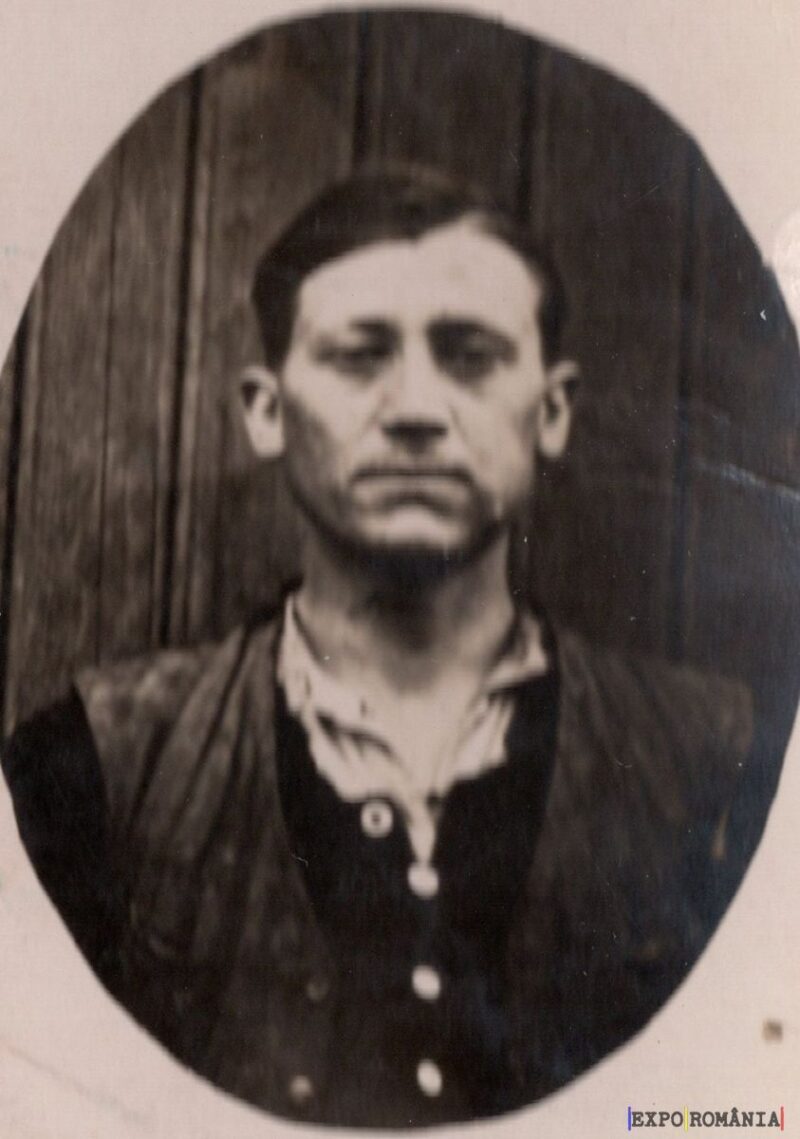 Portret în sepia al unui bărbat