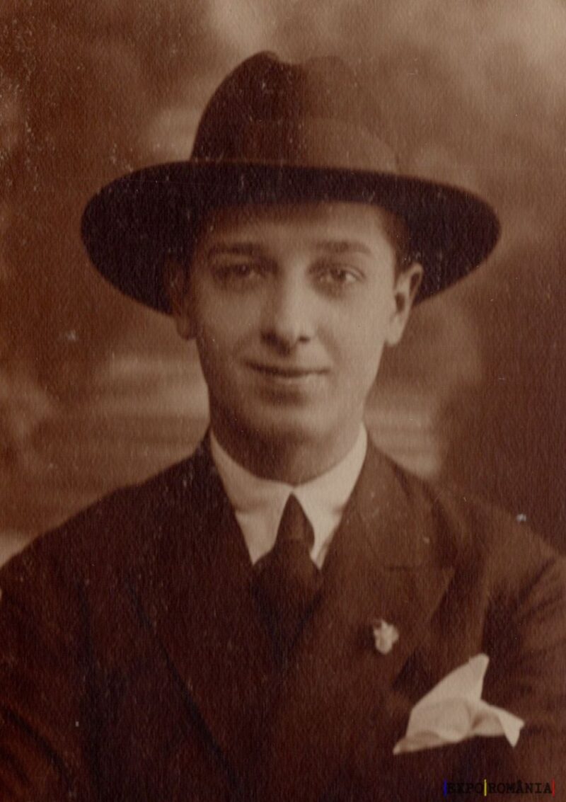 Bărbat elegant cu pălărie în epocă veche