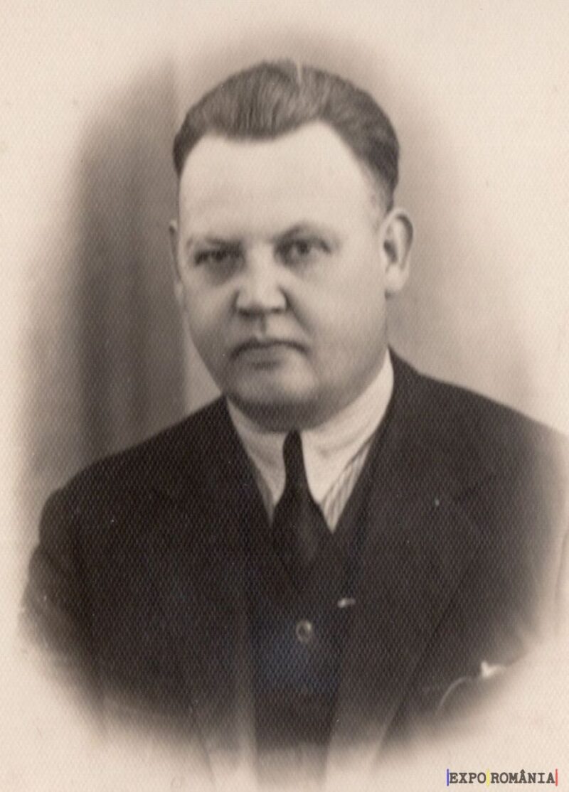 Portret alb-negru al unui bărbat formal