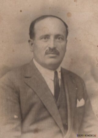 Portret de bărbat în costum clasic