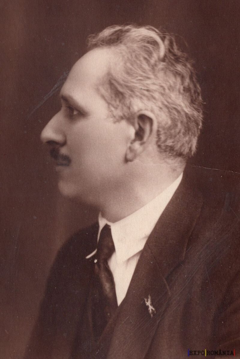 Portretul unui bărbat în costum formal