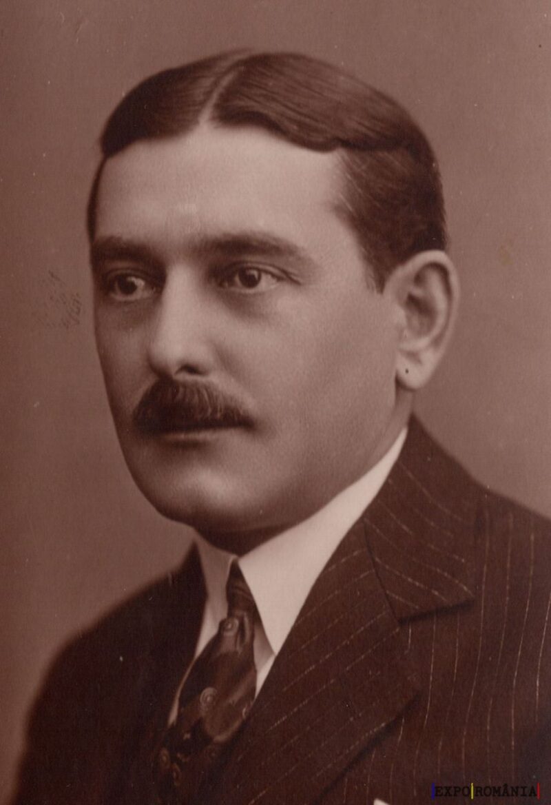 Portret de bărbat elegant din perioada interbelică