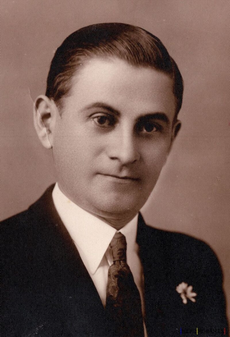 Portretul unui domn din perioada interbelică