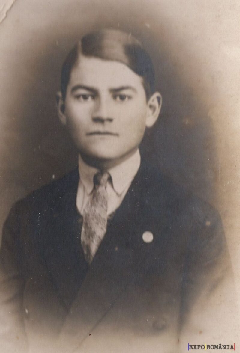 Fotografie veche a unui tânăr