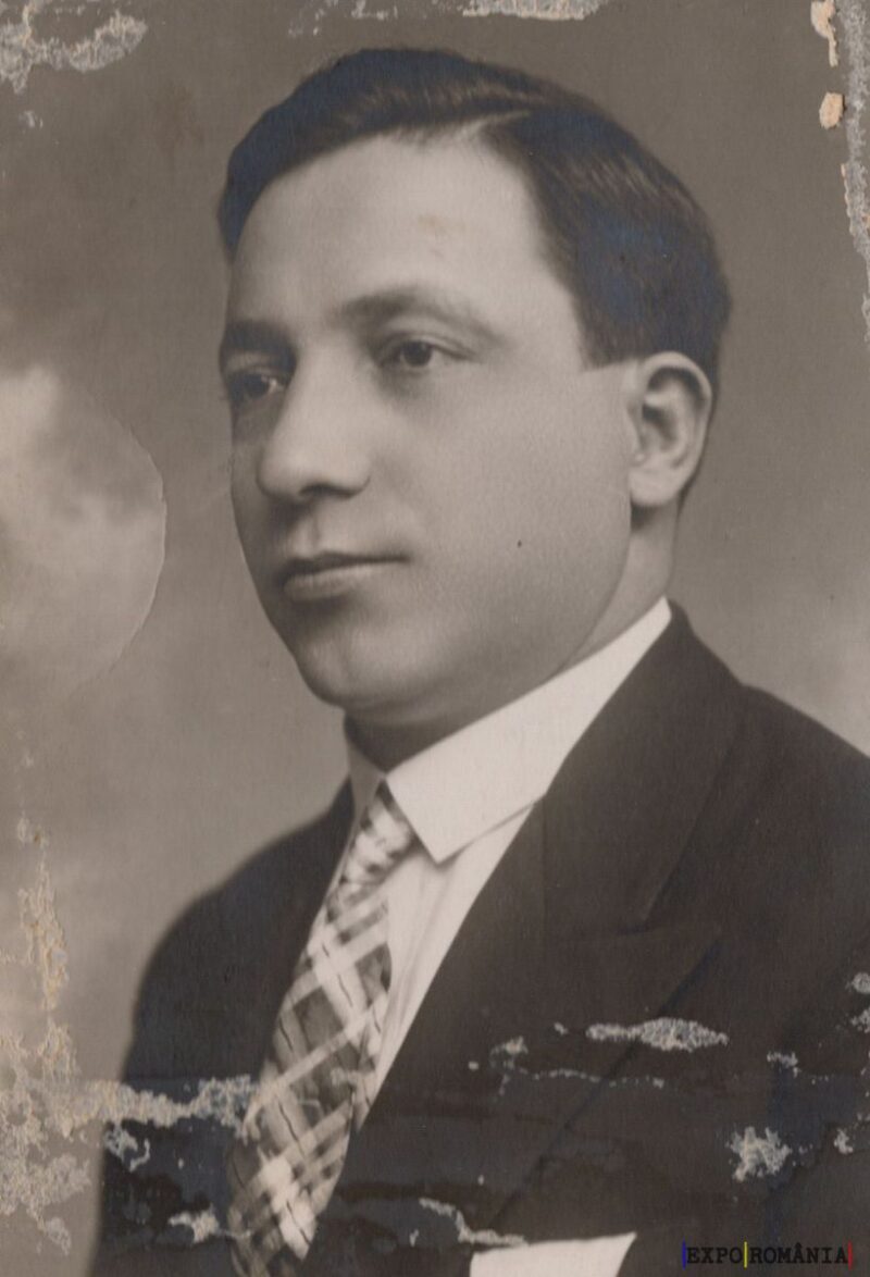 Portret alb-negru al unui bărbat serios