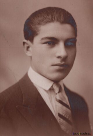 Tânăr elegant în fotografie sepia