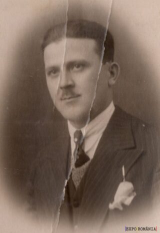 Portret vechi alb-negru cu mustață