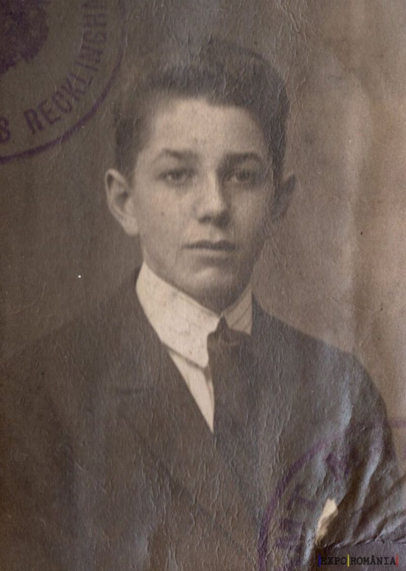 Tânăr elegant într-o fotografie veche