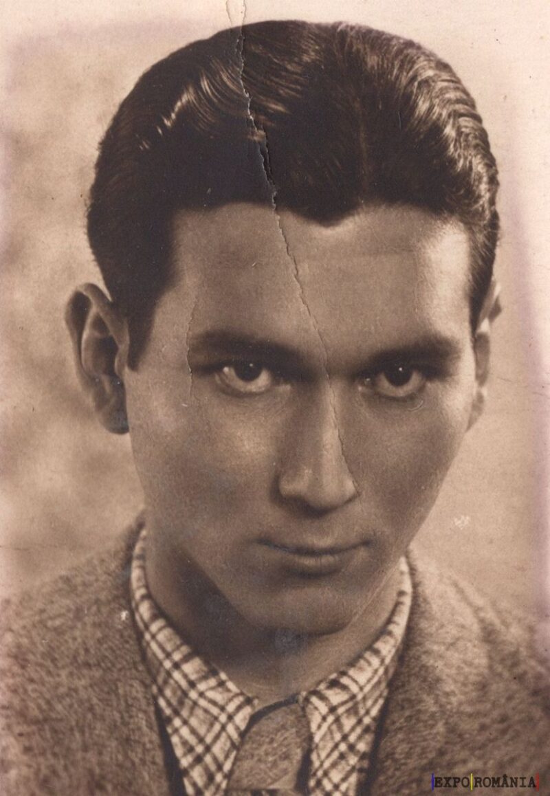 Portret în sepia al unui tânăr bărbat