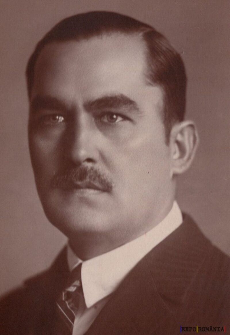 Portret alb-negru al unui bărbat serios