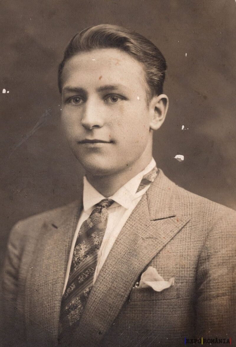 Tânăr elegant în costum