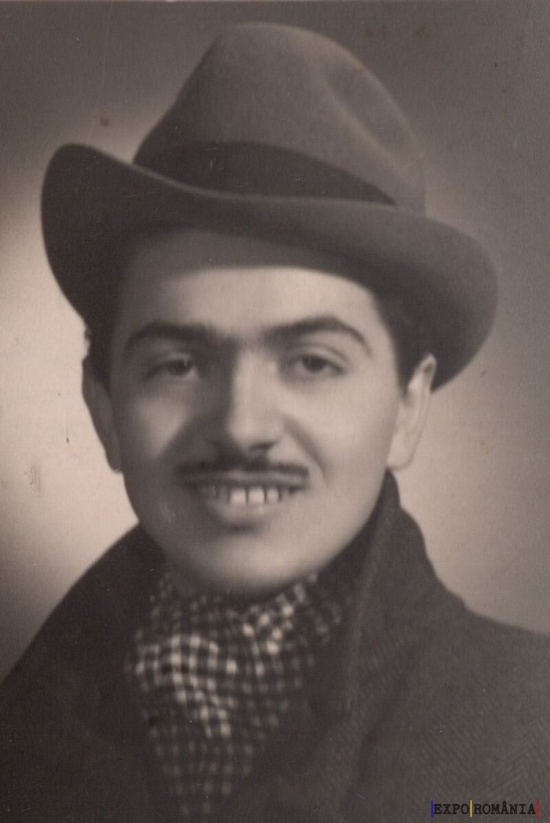 Tânăr cu pălărie și eșarfă la gât