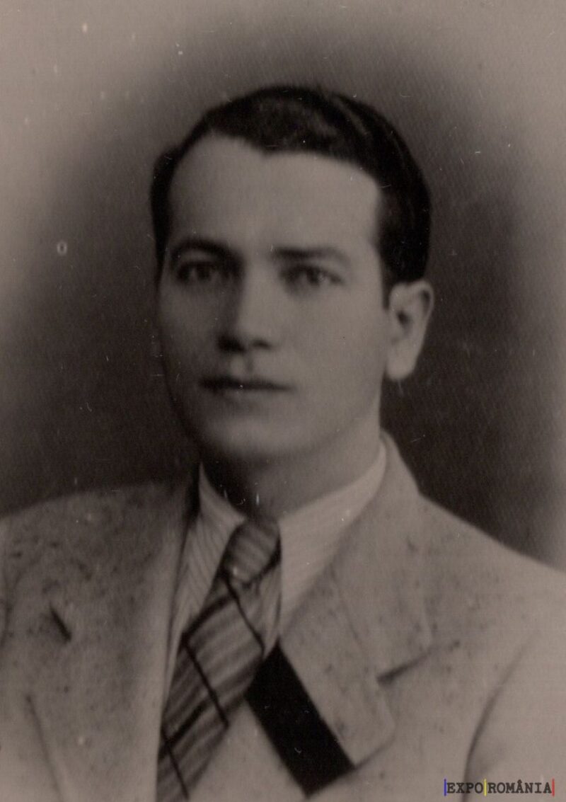 Portret alb-negru al unui bărbat tânăr