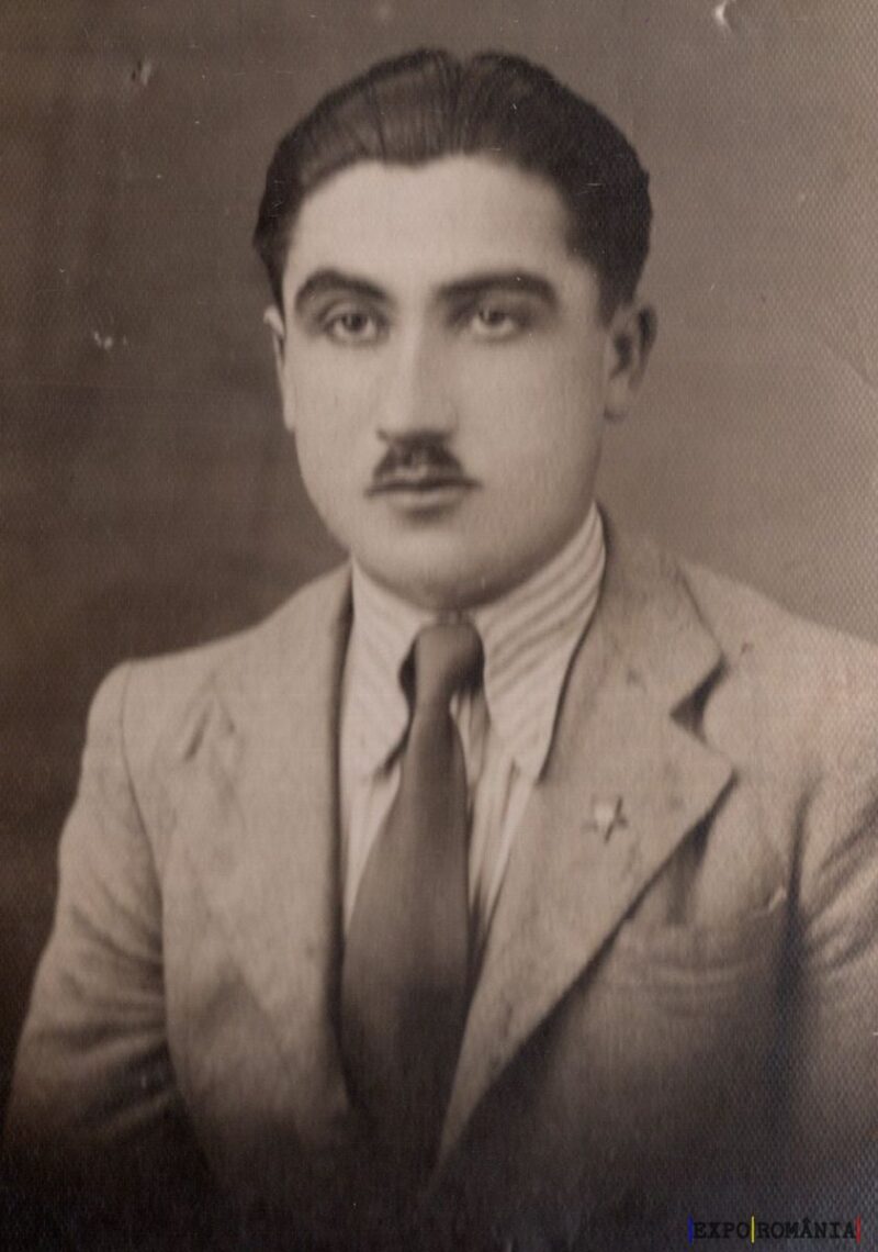 Fotografie veche a unui bărbat tânăr