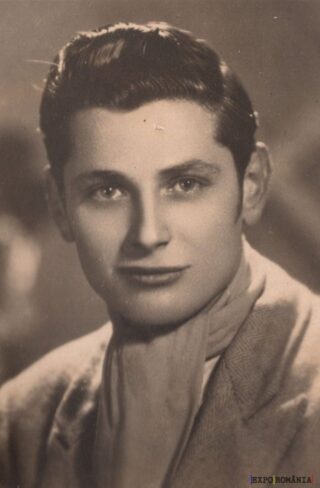 Tânăr elegant în poză de epocă