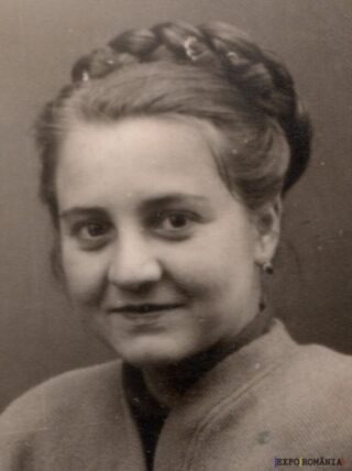 Zâmbet cald într-o fotografie veche