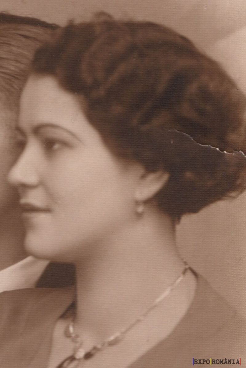 Femeie cu coafura elegantă în profil