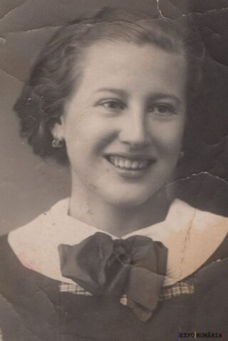 Zâmbet cald într-o fotografie veche