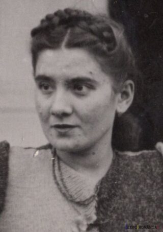 Portretul unei femei cu părul împletit