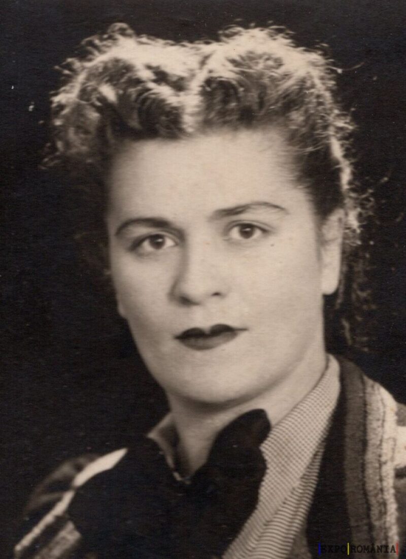 Portret de epocă al unei femei elegante