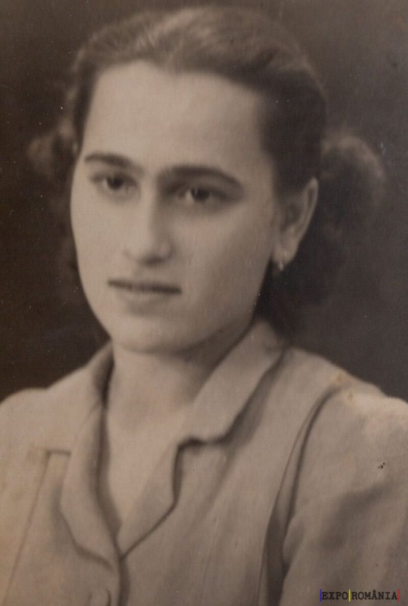 Portret de epocă al unei tinere femei