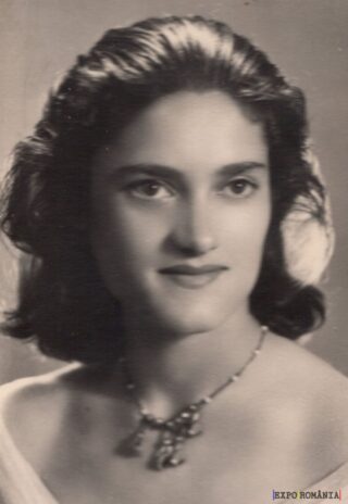 Portret clasic în alb-negru