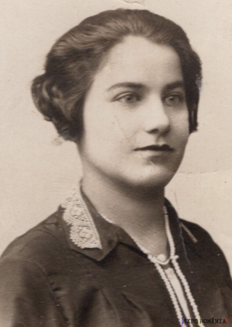 Portret de femeie din secolul 20