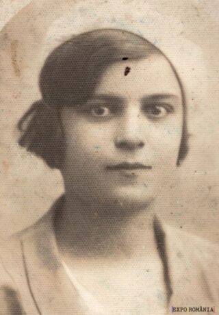 Fotografie Vintage a unei Tinere Femei