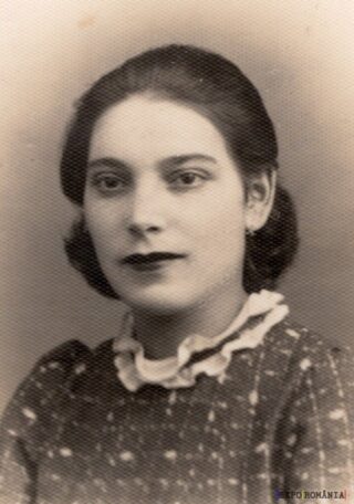 Portret de epocă al unei tinere femei