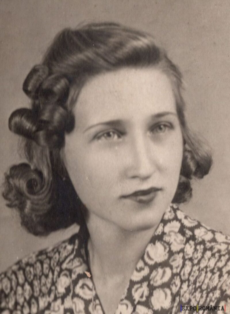 Portret de tânără elegantă în anii '50