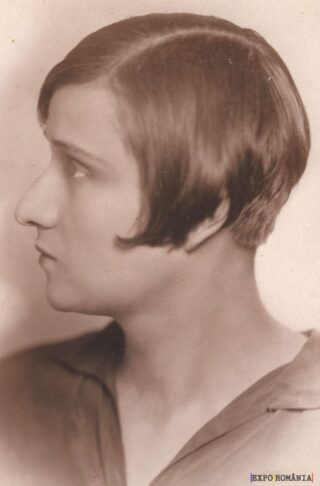 Profilul unei femei cu coafură bob