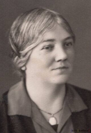 Portret vintage al unei femei elegante