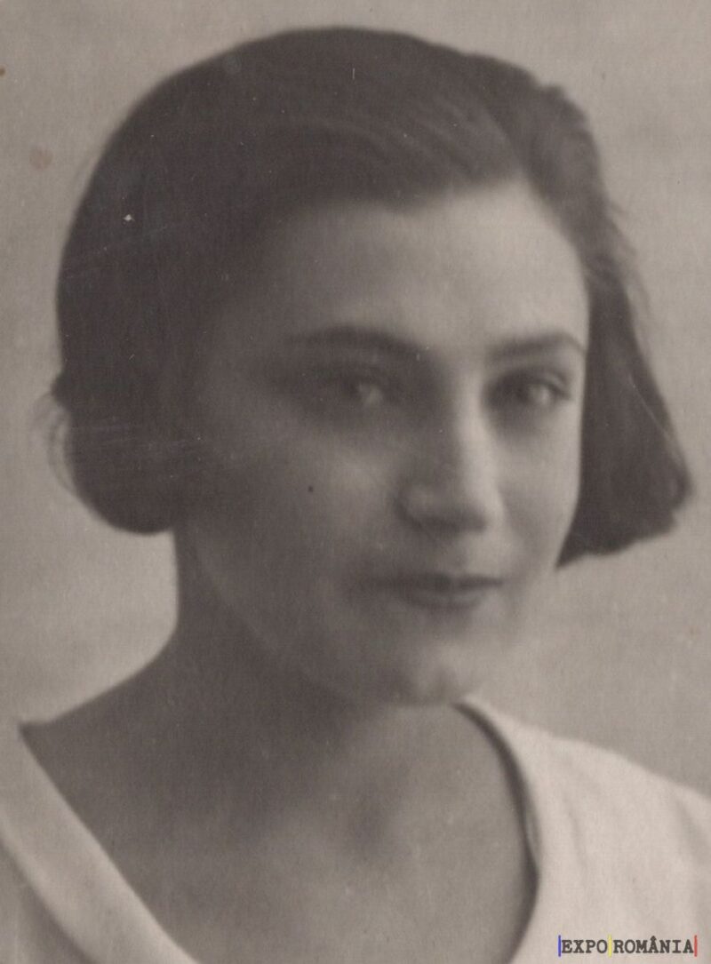 Portret de epocă al unei tinere femei