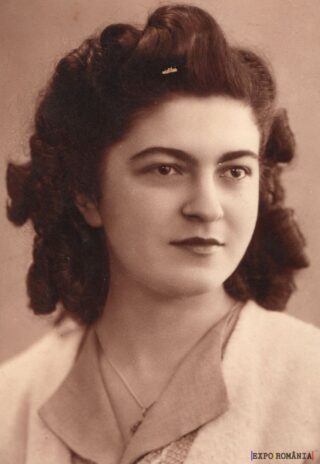 Portretul unei femei elegante din anii '40