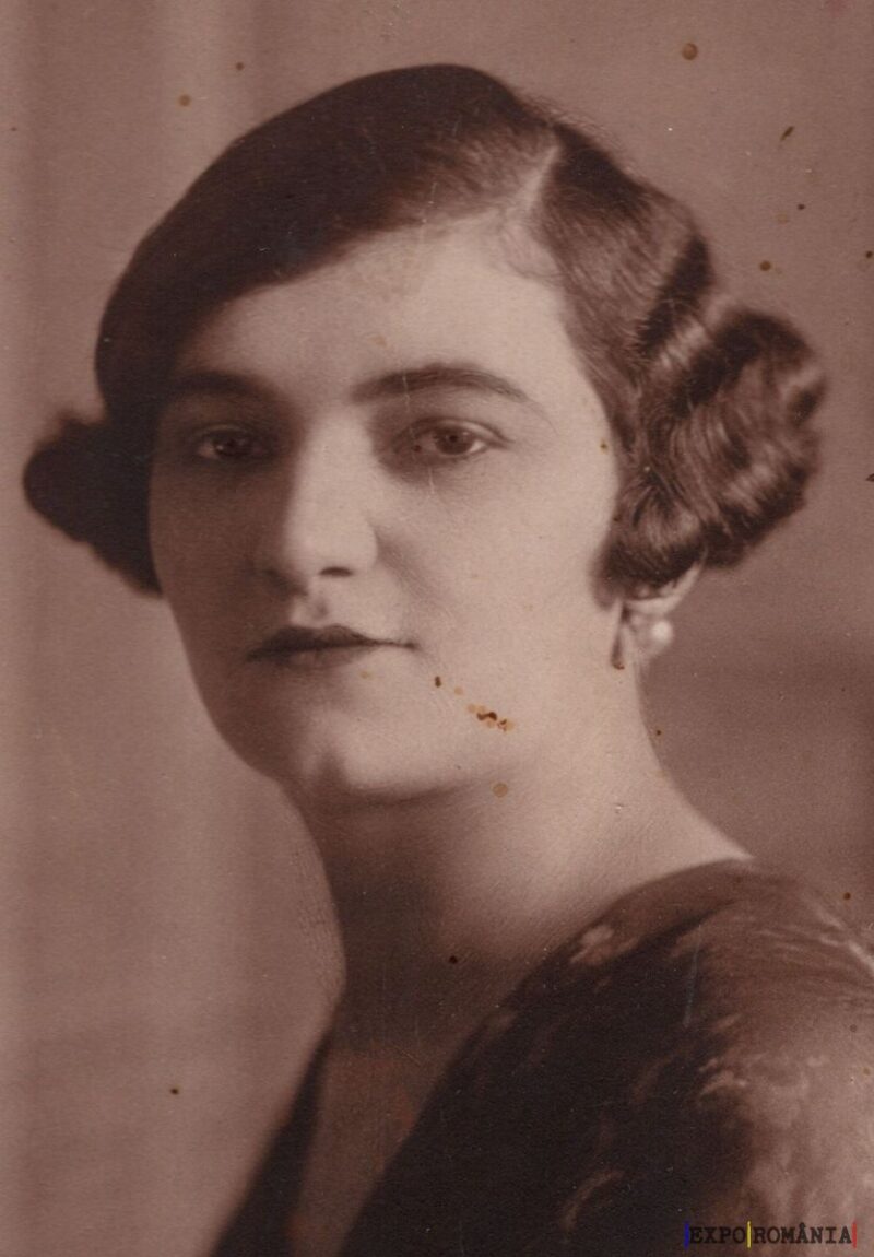 Portret vintage al unei femei elegante