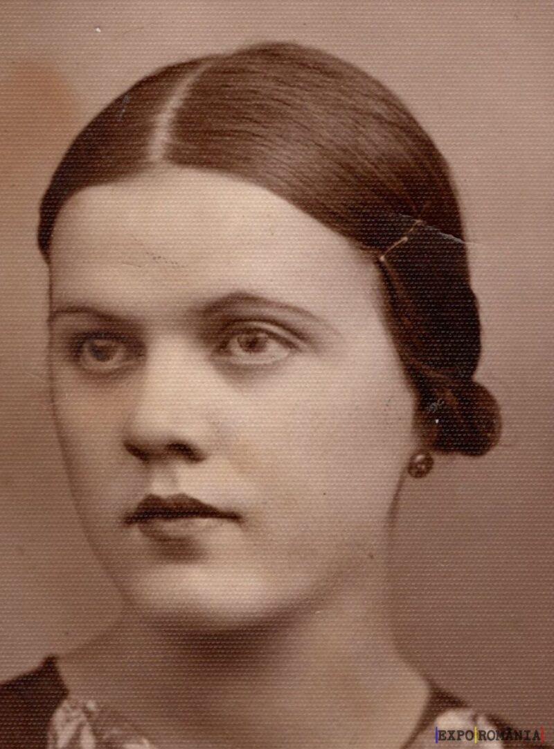 Portret vechi al unei femei elegante